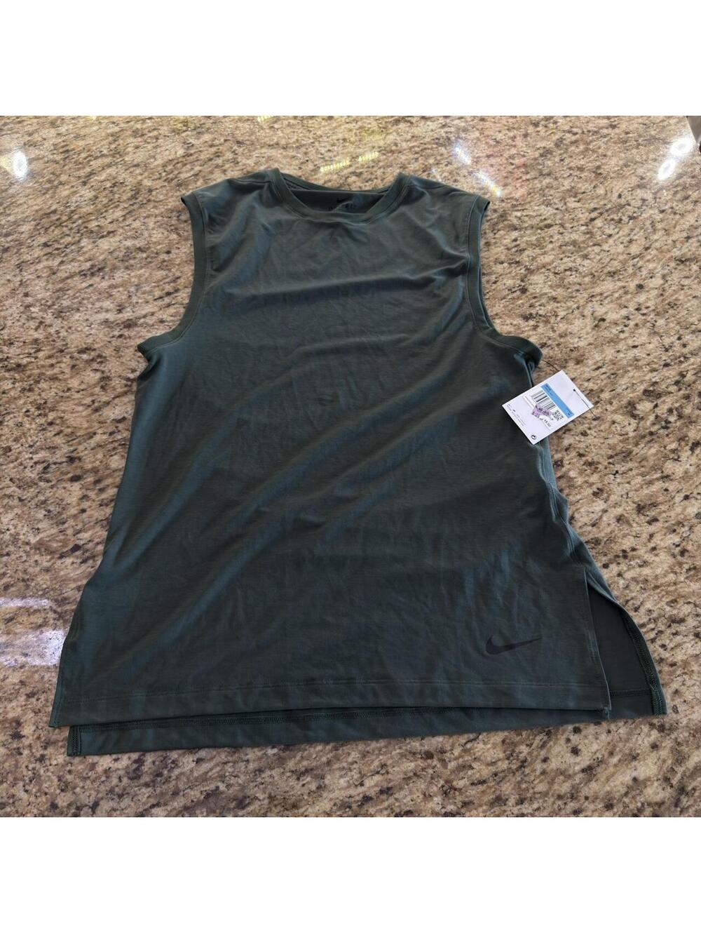 Nike Dri-Fit green tank top size M #fitness #activewear
